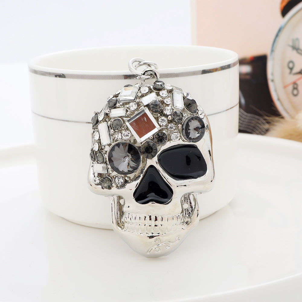 European and American diamond studded skull creative metal keychain 3D hip-hop car bag hanging accessories