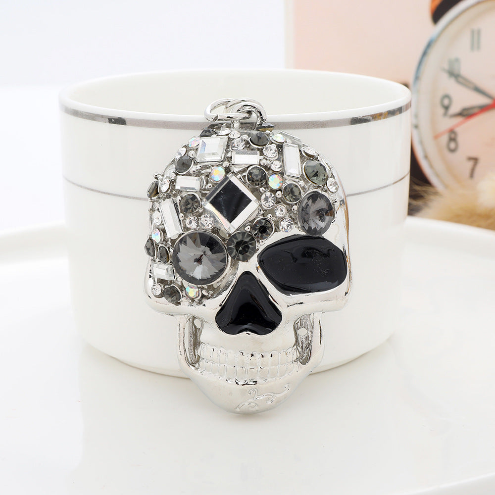 European and American diamond studded skull creative metal keychain 3D hip-hop car bag hanging accessories